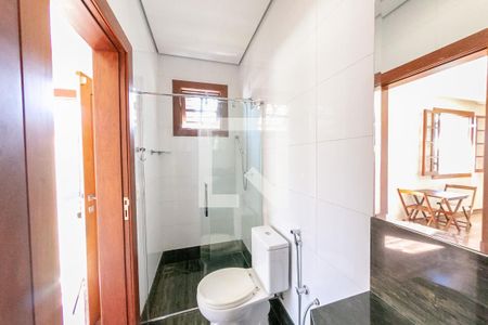 Banheiro Social de kitnet/studio para alugar com 1 quarto, 35m² em Padre Eustáquio, Belo Horizonte