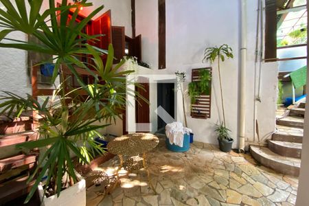 Casa à venda com 600m², 7 quartos e 1 vaga Casa à venda com 600m², 7 quartos e 1 vagaÁrea externa