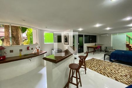 Casa à venda com 600m², 7 quartos e 1 vaga Casa à venda com 600m², 7 quartos e 1 vaga Cozinha