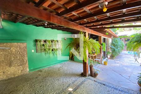 Casa à venda com 600m², 7 quartos e 1 vaga Casa à venda com 600m², 7 quartos e 1 vagaÁrea externa