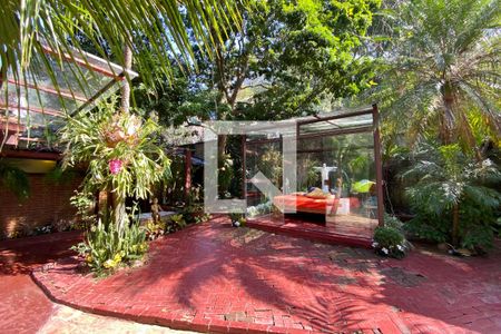 Casa à venda com 600m², 7 quartos e 1 vaga Casa à venda com 600m², 7 quartos e 1 vagaÁrea externa