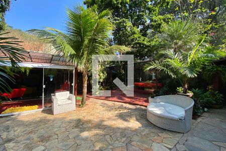 Casa à venda com 600m², 7 quartos e 1 vaga Casa à venda com 600m², 7 quartos e 1 vagaÁrea externa