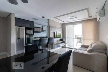 Sala de apartamento para alugar com 2 quartos, 77m² em Água Verde, Curitiba