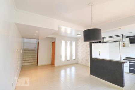 Sala de casa para alugar com 3 quartos, 100m² em Jardim Planalto, Goiânia