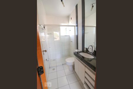 Banheiro Suíte 1 de casa para alugar com 3 quartos, 100m² em Jardim Planalto, Goiânia