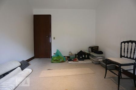 Casa à venda com 560m², 5 quartos e 6 vagas Casa à venda com 560m², 5 quartos e 6 vagasQuarto 1