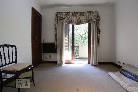 Casa à venda com 560m², 5 quartos e 6 vagas Casa à venda com 560m², 5 quartos e 6 vagasQuarto 1