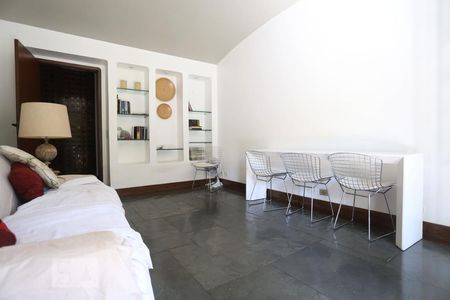 Casa à venda com 560m², 5 quartos e 6 vagas Casa à venda com 560m², 5 quartos e 6 vagasSala de Almoço