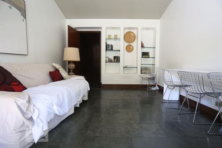 Casa à venda com 560m², 5 quartos e 6 vagas Casa à venda com 560m², 5 quartos e 6 vagasSala de Almoço