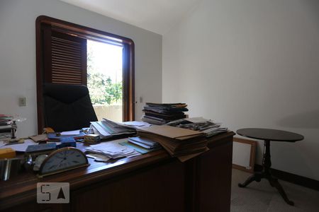 Casa à venda com 560m², 5 quartos e 6 vagas Casa à venda com 560m², 5 quartos e 6 vagasQuarto 2