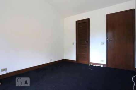 Casa à venda com 560m², 5 quartos e 6 vagas Casa à venda com 560m², 5 quartos e 6 vagasQuarto 4