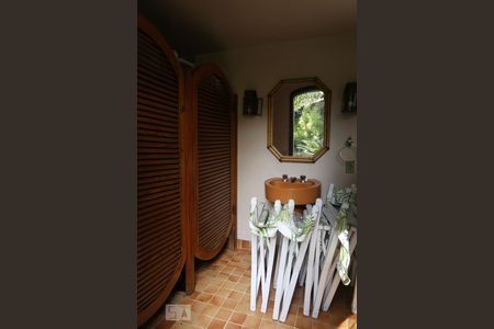 Casa à venda com 560m², 5 quartos e 6 vagas Casa à venda com 560m², 5 quartos e 6 vagasVestiário da Piscina