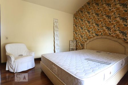 Casa à venda com 560m², 5 quartos e 6 vagas Casa à venda com 560m², 5 quartos e 6 vagasSuíte