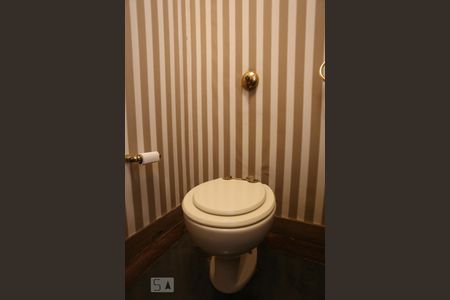 Casa à venda com 560m², 5 quartos e 6 vagas Casa à venda com 560m², 5 quartos e 6 vagasLavabo