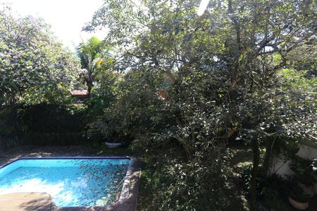 Casa à venda com 560m², 5 quartos e 6 vagas Casa à venda com 560m², 5 quartos e 6 vagasVista