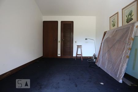 Casa à venda com 560m², 5 quartos e 6 vagas Casa à venda com 560m², 5 quartos e 6 vagasQuarto 3