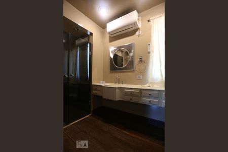 Casa à venda com 560m², 5 quartos e 6 vagas Casa à venda com 560m², 5 quartos e 6 vagasBanheiro Social