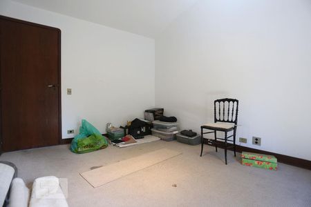 Casa à venda com 560m², 5 quartos e 6 vagas Casa à venda com 560m², 5 quartos e 6 vagasQuarto 1