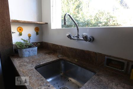 Casa à venda com 560m², 5 quartos e 6 vagas Casa à venda com 560m², 5 quartos e 6 vagasCozinha