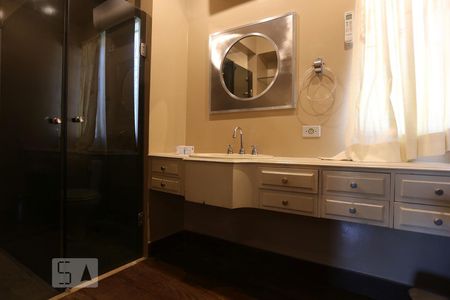 Casa à venda com 560m², 5 quartos e 6 vagas Casa à venda com 560m², 5 quartos e 6 vagasBanheiro Social