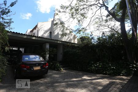 Casa à venda com 560m², 5 quartos e 6 vagas Casa à venda com 560m², 5 quartos e 6 vagasFachada da casa