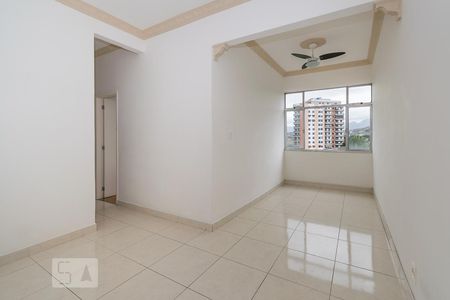 Sala de apartamento para alugar com 2 quartos, 65m² em Olaria, Rio de Janeiro