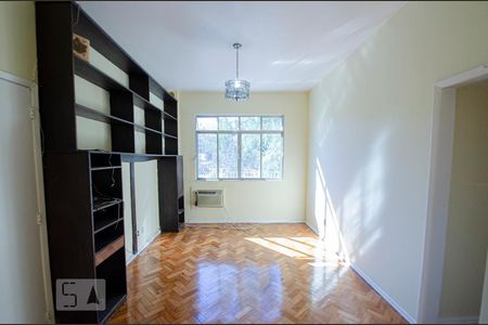 Sala de apartamento para alugar com 4 quartos, 90m² em Rio Comprido, Rio de Janeiro