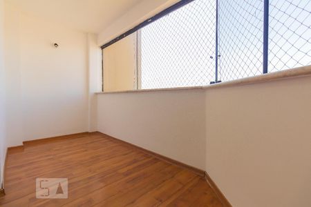 Sala de apartamento para alugar com 3 quartos, 76m² em Vila Sofia, São Paulo