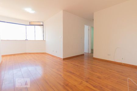 Sala de apartamento para alugar com 3 quartos, 76m² em Vila Sofia, São Paulo