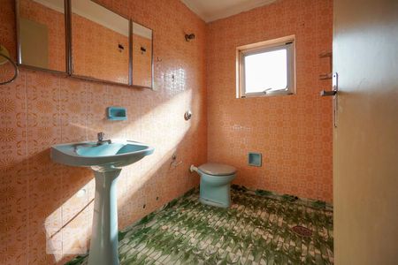 Banheiro de casa para alugar com 3 quartos, 135m² em Vila Libanesa, São Paulo