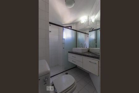 Banheiro de apartamento à venda com 1 quarto, 43m² em Vila Andrade, São Paulo
