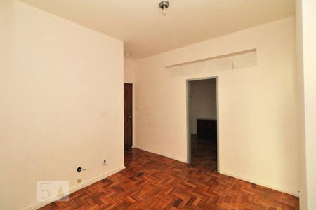 Sala, de apartamento para alugar com 2 quartos, 70m² em Copacabana, Rio de Janeiro
