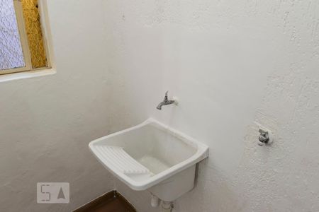 Área de serviço (Tanque) de casa para alugar com 1 quarto, 42m² em Vila Brasílio Machado, São Paulo