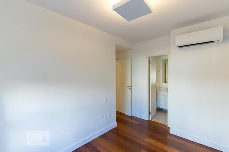 Suíte de apartamento para alugar com 2 quartos, 66m² em Cambuí, Campinas