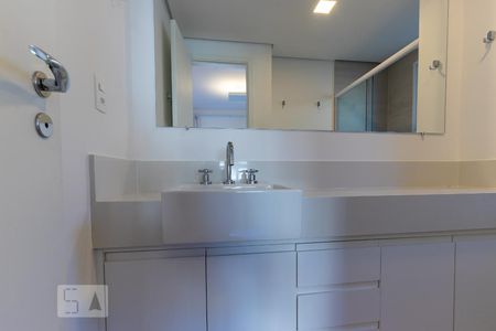 Banheiro Suíte de apartamento para alugar com 2 quartos, 66m² em Cambuí, Campinas