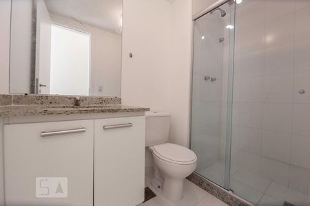 Banheiro social de apartamento à venda com 2 quartos, 70m² em Barra da Tijuca, Rio de Janeiro