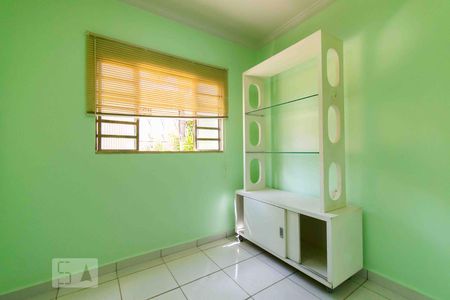 Quarto 01 de casa para alugar com 2 quartos, 80m² em Taguatinga Norte (taguatinga), Brasília