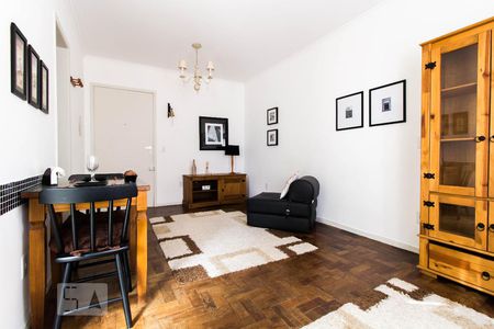 Sala de kitnet/studio para alugar com 1 quarto, 26m² em Centro Histórico, Porto Alegre