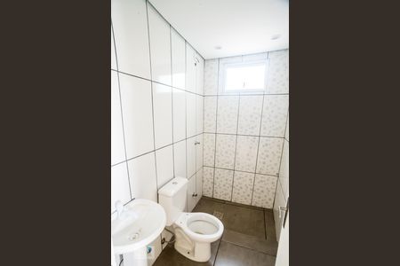 Banheiro de apartamento à venda com 1 quarto, 40m² em Protásio Alves, Porto Alegre