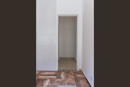 Acesso ao Banheiro e Quarto  de casa para alugar com 1 quarto, 80m² em Quinta da Paineira, São Paulo