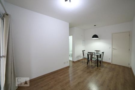 Sala de apartamento para alugar com 2 quartos, 74m² em Cidade Monções, São Paulo