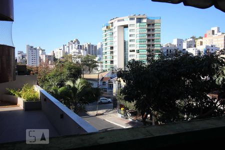 Vista Sala de apartamento para alugar com 2 quartos, 80m² em Cruzeiro, Belo Horizonte