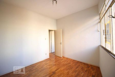 Quarto  de apartamento para alugar com 2 quartos, 80m² em Cruzeiro, Belo Horizonte