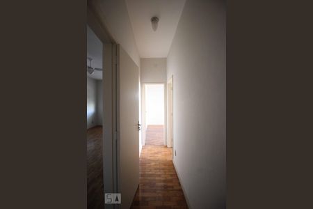 Corredor de apartamento para alugar com 2 quartos, 80m² em Cruzeiro, Belo Horizonte