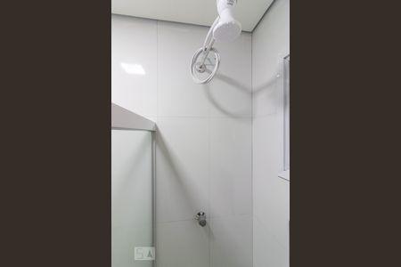 Banheiro de kitnet/studio para alugar com 1 quarto, 20m² em Rudge Ramos, São Bernardo do Campo