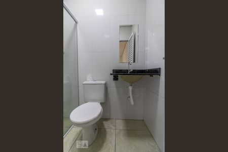 Banheiro de kitnet/studio para alugar com 1 quarto, 20m² em Rudge Ramos, São Bernardo do Campo