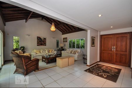 Sala de Estar de casa de condomínio à venda com 4 quartos, 850m² em Anil, Rio de Janeiro