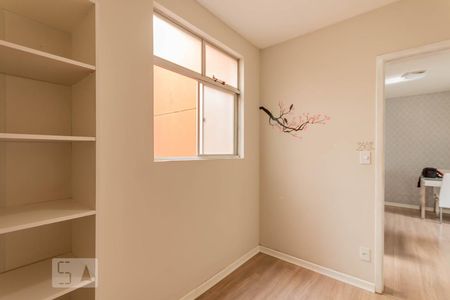 Quarto 1 de apartamento para alugar com 2 quartos, 45m² em Heliópolis, Belo Horizonte