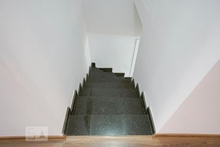 Escada de casa à venda com 3 quartos, 125m² em Vila Pierina, São Paulo