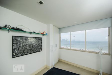 Sala de kitnet/studio para alugar com 1 quarto, 30m² em Copacabana, Rio de Janeiro